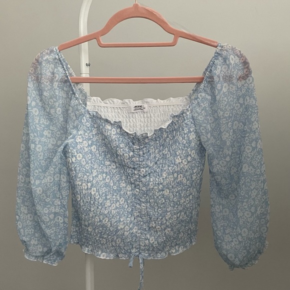 Summer shirts (sold separately) - Picture 2 of 4